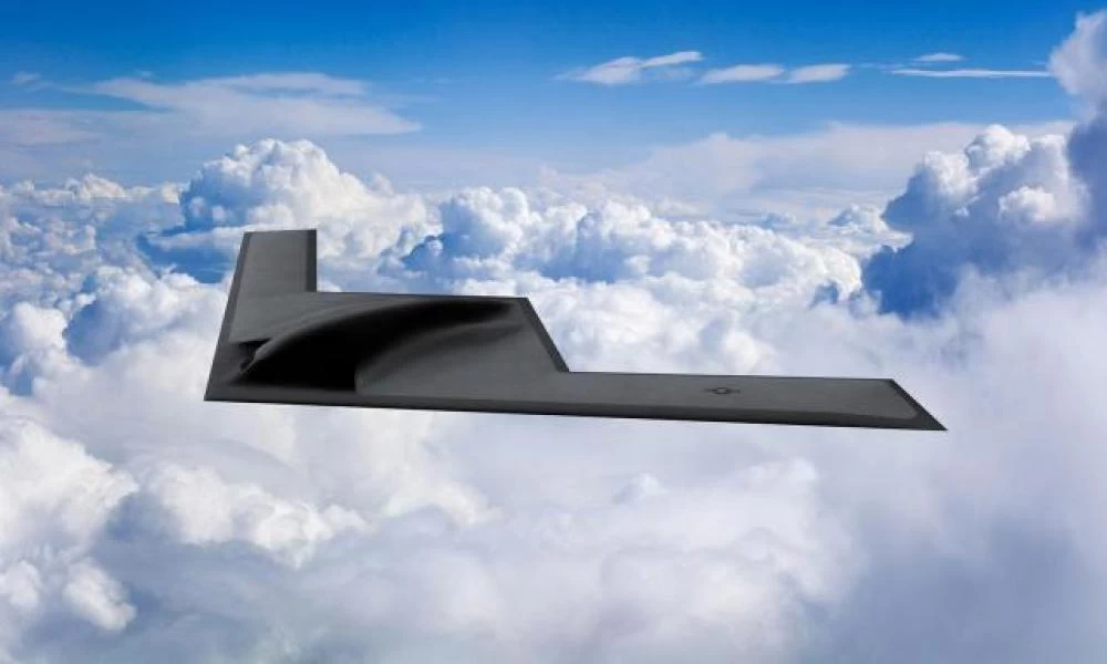 Στρατηγική κυριαρχία των ΗΠΑ: Stealth Bomber Drone για να συμπληρώσει το B-21 Raider